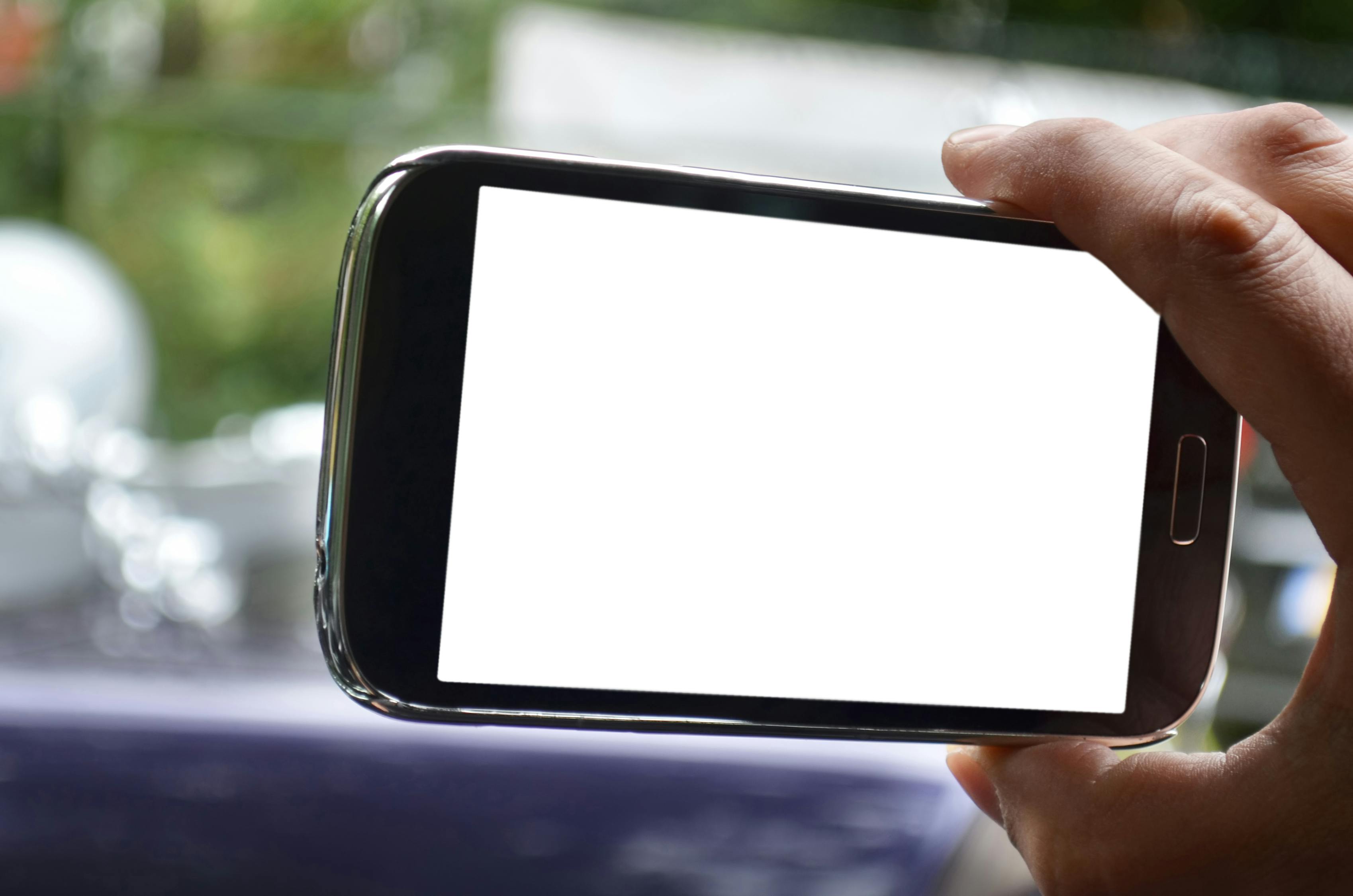 華為引領(lǐng)科技潮流，2013年最新款智能手機(jī)亮相