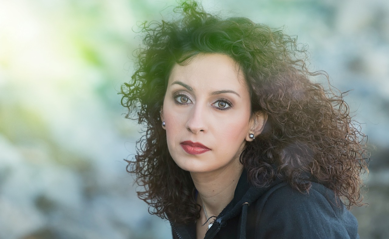 米蘭達(dá)可兒最新短發(fā)造型，時(shí)尚重塑與魅力突破