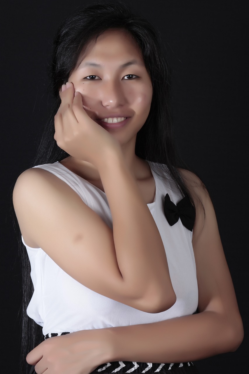 古麗娜扎短發(fā)造型最新圖片，展現(xiàn)時尚魅力風(fēng)采