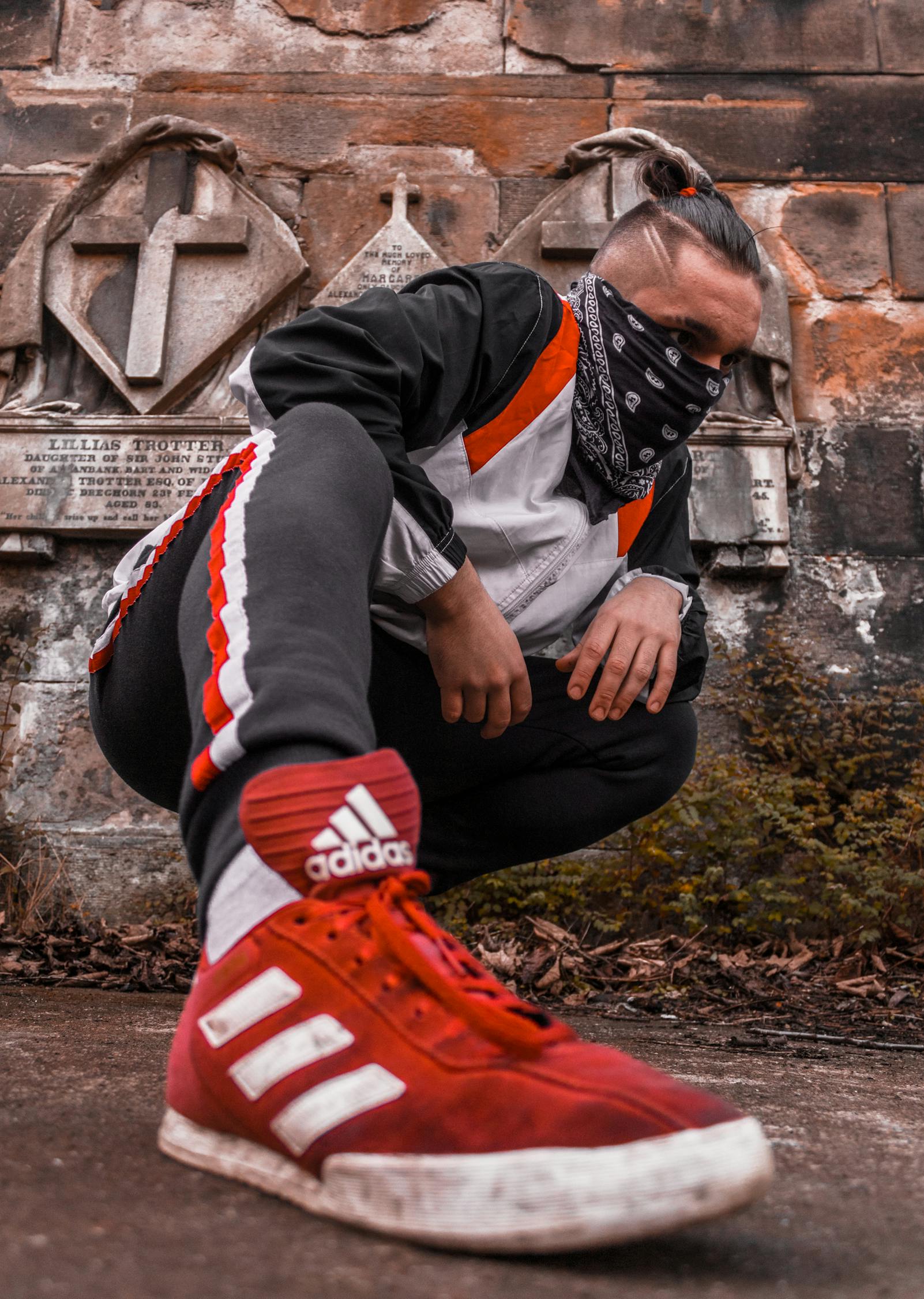 倪妮最新街拍生活照，時(shí)尚與自然的和諧交融