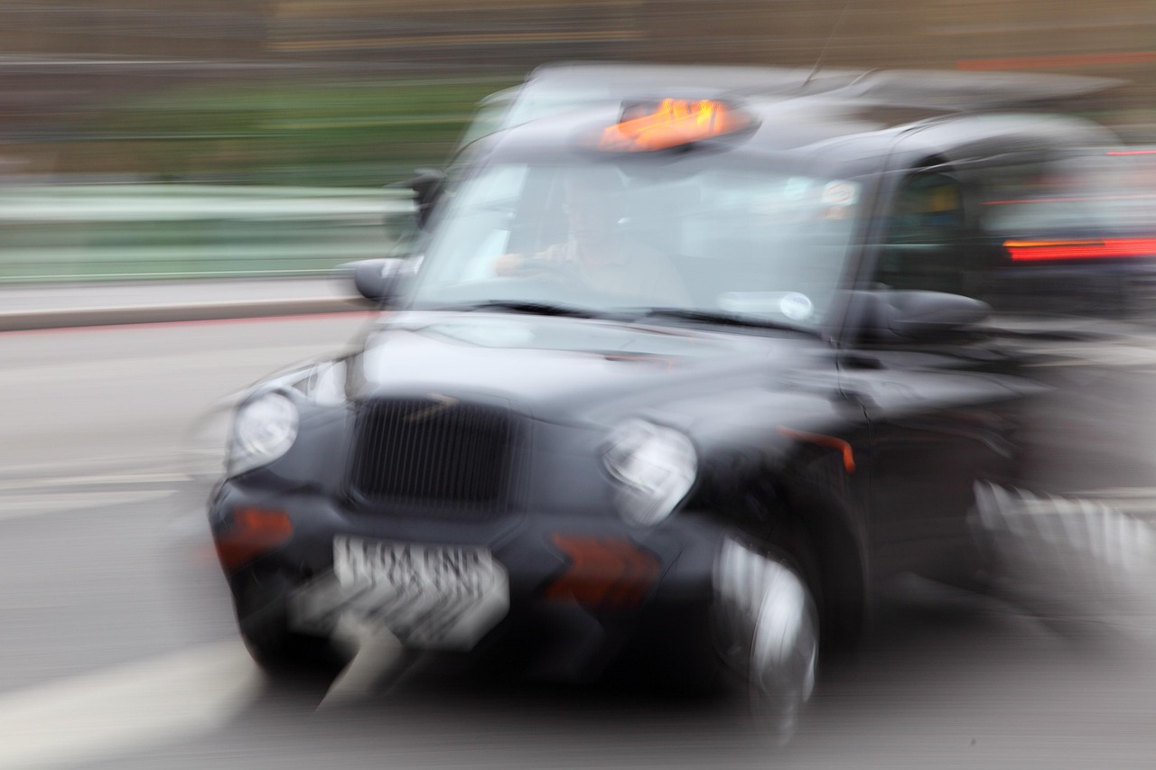 鄭州車(chē)輛限牌最新動(dòng)態(tài)，政策調(diào)整引發(fā)市場(chǎng)反應(yīng)