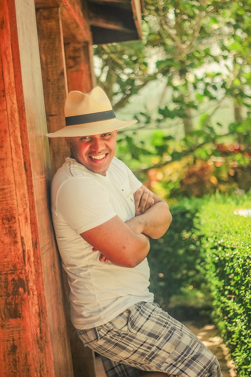 王寶強(qiáng)與岳云鵬攜手演繹的最新電影，笑中帶淚的情感交織之旅