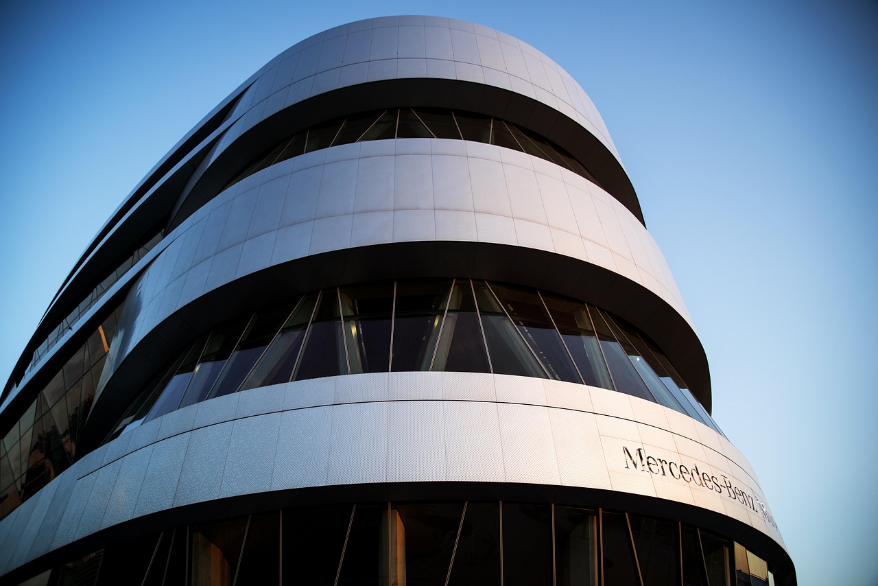 科洛莫瑞茲最新動(dòng)態(tài)，璀璨星途的矚目焦點(diǎn)