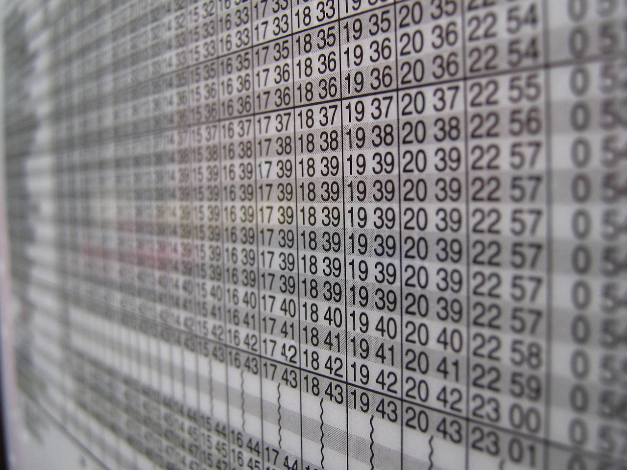 刑期一年是多久？詳解刑期計(jì)算與法律規(guī)定