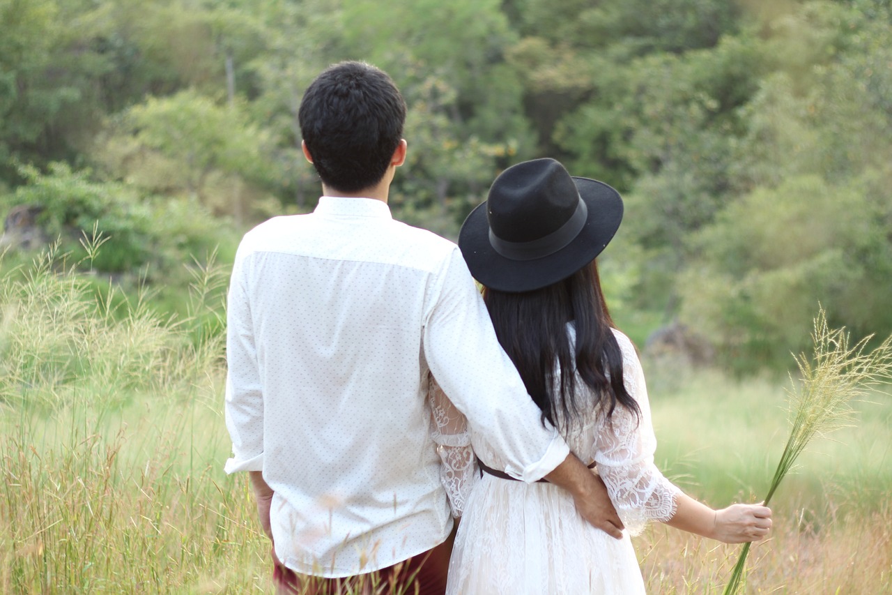 最新章節(jié)揭秘，我的23歲美女房東的故事