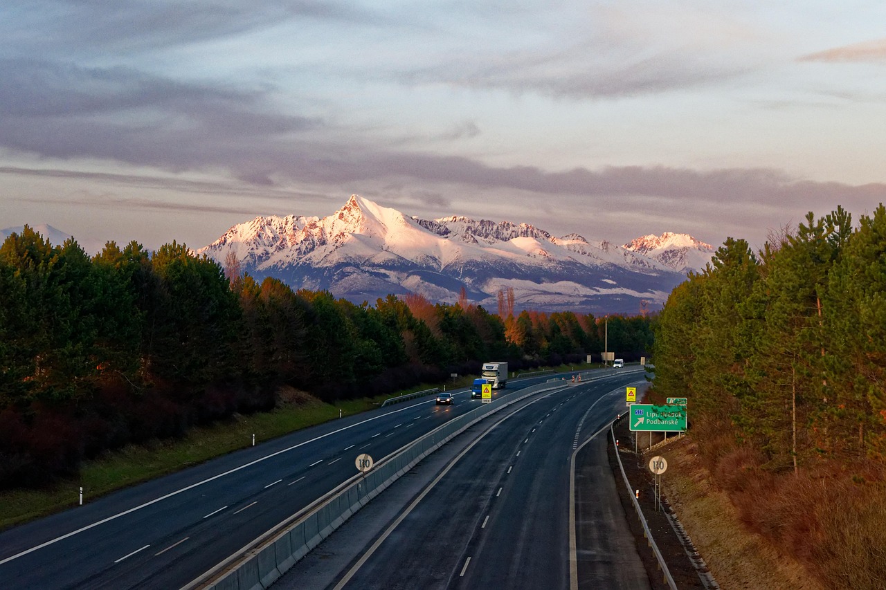 鄂爾多斯高速公路封閉最新消息，封閉情況及其影響分析