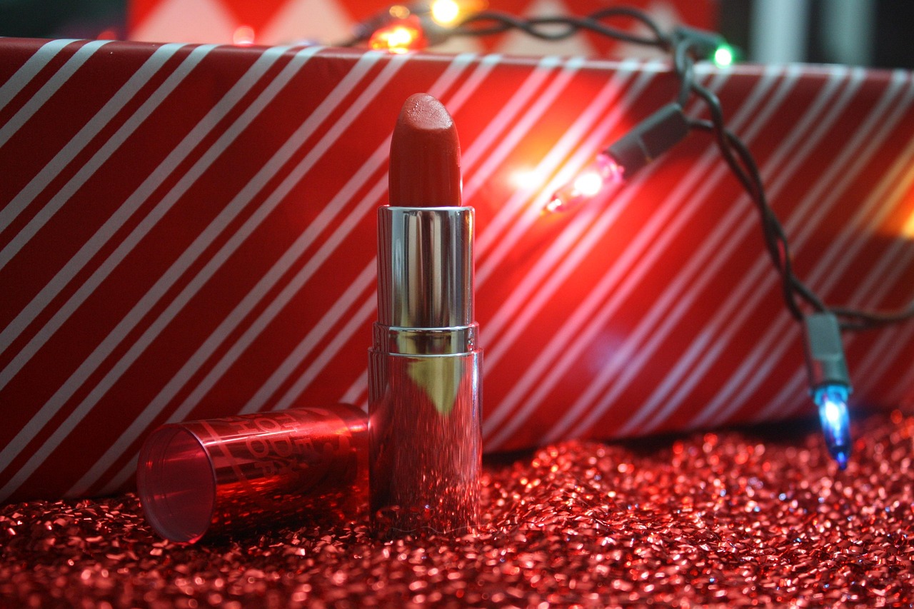 引領(lǐng)時尚潮流的炫彩魅力，最新口紅廣告獨家呈現(xiàn)